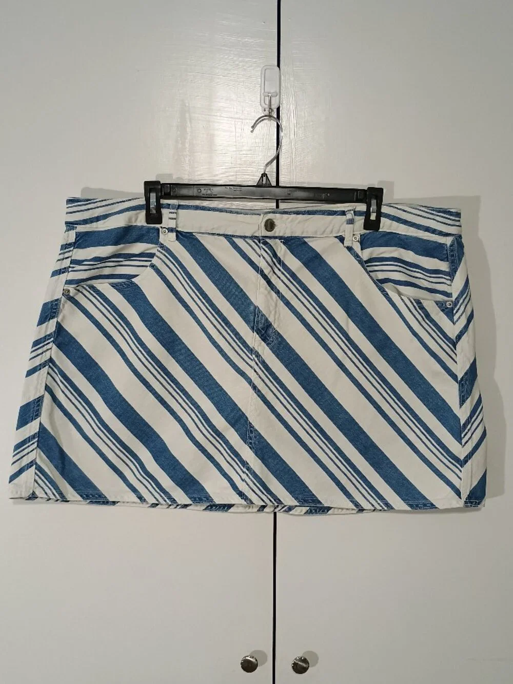Universal Thread Blue White Diagonal Striped Denim Mini Skirt Women’s Size 22